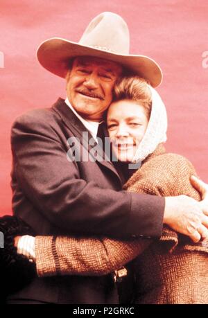 Original Film Title: THE SHOOTIST.  English Title: THE SHOOTIST.  Film Director: DON SIEGEL.  Year: 1976.  Stars: LAUREN BACALL; JOHN WAYNE. Credit: PARAMOUNT PICTURES / Album Stock Photo