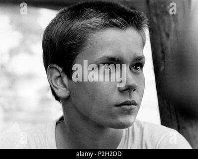 Original Film Title: STAND BY ME.  English Title: STAND BY ME.  Film Director: ROB REINER.  Year: 1986.  Stars: RIVER PHOENIX. Credit: COLUMBIA PICTURES / Album Stock Photo