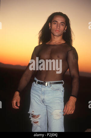 MOJAVE, CA - OCTOBER 13: (EXCLUSIVE) Actor Kamar de los Reyes poses during a photo shoot on October 13, 1991 in the Mojave Desert, Mojave, California. Photo by Barry King/Alamy Stock Photo Stock Photo