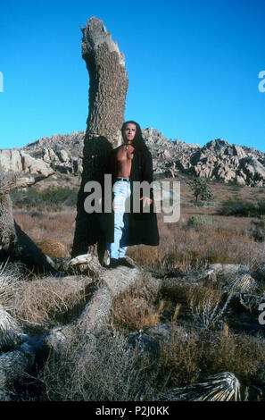 MOJAVE, CA - OCTOBER 13: (EXCLUSIVE) Actor Kamar de los Reyes poses during a photo shoot on October 13, 1991 in the Mojave Desert, Mojave, California. Photo by Barry King/Alamy Stock Photo Stock Photo