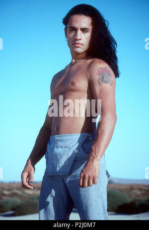 MOJAVE, CA - OCTOBER 13: (EXCLUSIVE) Actor Kamar de los Reyes poses during a photo shoot on October 13, 1991 in the Mojave Desert, Mojave, California. Photo by Barry King/Alamy Stock Photo Stock Photo