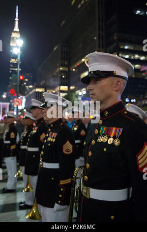 The NYPD stands by during the annual New Year's Eve celebration in ...