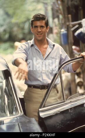 Original Film Title: THE YEAR OF LIVING DANGEROUSLY.  English Title: THE YEAR OF LIVING DANGEROUSLY.  Film Director: PETER WEIR.  Year: 1982.  Stars: MEL GIBSON. Credit: M.G.M/UNITED ARTIST / Album Stock Photo