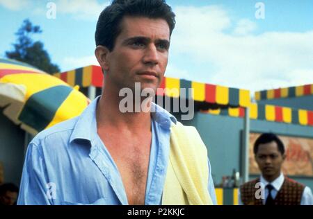 Original Film Title: THE YEAR OF LIVING DANGEROUSLY.  English Title: THE YEAR OF LIVING DANGEROUSLY.  Film Director: PETER WEIR.  Year: 1982.  Stars: MEL GIBSON. Credit: M.G.M/UNITED ARTIST / Album Stock Photo