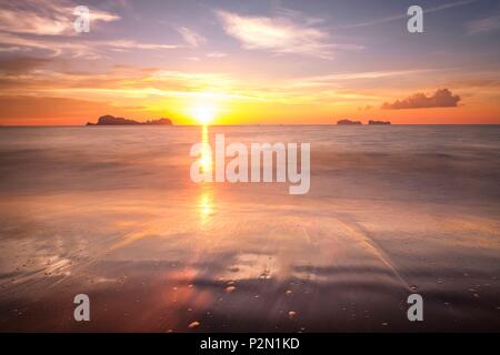 Thailand, Trang province, Ko Sukorn island, view of the islands of Mu Ko Phetra Marine National Park from the west coast Stock Photo