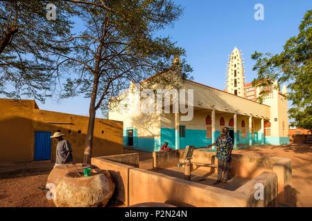 Burkina Faso, Boulkiemdé province, Koudougou, well in front of the great mosque Stock Photo