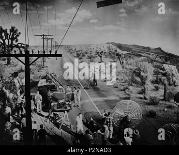 Original Film Title: IT CAME FROM OUTER SPACE.  English Title: IT CAME FROM OUTER SPACE.  Film Director: JACK ARNOLD.  Year: 1953. Credit: UNIVERSAL PICTURES / Album Stock Photo