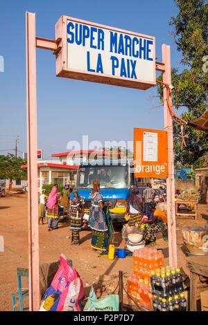 Burkina Faso, Banfora, capitale of Cascades region and Comoe province, bush-taxi Stock Photo
