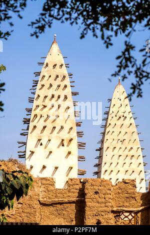 Burkina Faso, Hauts-Bassins region, Bobo-Dioulasso, Dioulassoba mosque Stock Photo