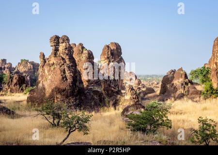 Burkina Faso, Cascades region, Sindou, country of the Senoufo ethnic group, the Sindou peaks are sandstone pitons carved by nature and a sacred place for Senoufos Stock Photo