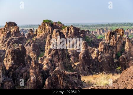 Burkina Faso, Cascades region, Sindou, country of the Senoufo ethnic group, the Sindou peaks are sandstone pitons carved by nature and a sacred place for Senoufos Stock Photo