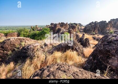 Burkina Faso, Cascades region, Sindou, country of the Senoufo ethnic group, the Sindou peaks are sandstone pitons carved by nature and a sacred place for Senoufos Stock Photo