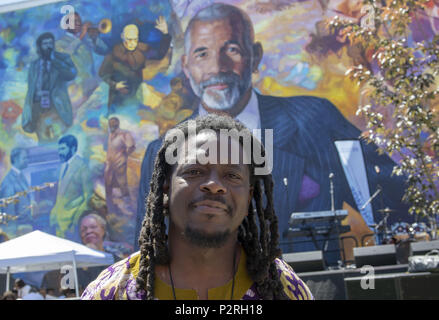 Philadelphia, Pennsylvania, USA. 16th June, 2018. The ED BRADLEY Mural in Philadelphia PA, painted by artist, ERNEL MARTINEZ Ed Bradley was a highly esteemed journalist, most widely know for his 26 years as a correspondent on the CBS show 60 minutes A native Philadelphian, Bradley is still beloved in his hometown years after his death in 2006 Credit: Ricky Fitchett/ZUMA Wire/Alamy Live News Stock Photo