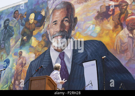 Philadelphia, Pennsylvania, USA. 16th June, 2018. 60 minutes correspondent STEVE KROFT, speaking at the ed BRADLEY Mural dedication in Philadelphia PA Ed Bradley was a highly esteemed journalist, most widely know for his 26 years as a correspondent on the CBS show 60 minutes A native Philadelphian, Bradley is still beloved in his hometown years after his death in 2006 Credit: Ricky Fitchett/ZUMA Wire/Alamy Live News Stock Photo