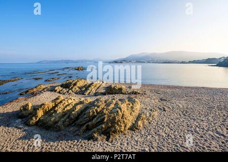 Spain, Catalonia, hiking from Cerbere in France to Llança in Spain on the GR 92 and European long distance path E 12, Llança, Canyelles beach and Cros beach Stock Photo