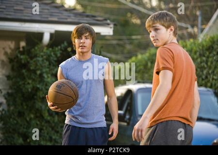 Original Film Title: 17 AGAIN.  English Title: 17 AGAIN.  Film Director: BURR STEERS.  Year: 2009.  Stars: ZAC EFRON. Credit: OFFSPRING ENTERTAINMENT / ZLOTNICK, CHUCK / Album Stock Photo