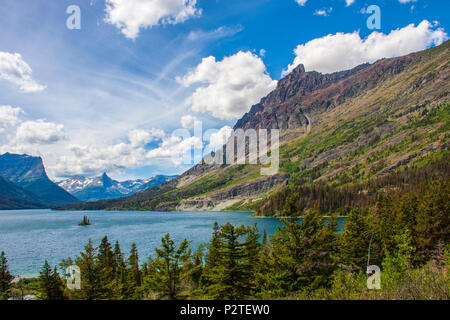 Wild Goose Island and St. Mary Lake are located in Glacier National Park, known as the 'Crown Jewel' of the National Park System. Stock Photo