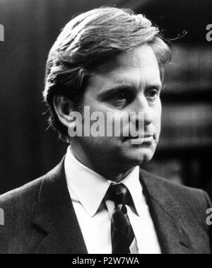 Original Film Title: THE WAR OF THE ROSES.  English Title: THE WAR OF THE ROSES.  Film Director: DANNY DEVITO.  Year: 1989.  Stars: MICHAEL DOUGLAS. Credit: 20TH CENTURY FOX / Album Stock Photo