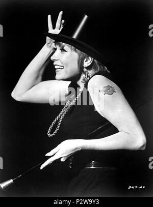 Original Film Title: SWEET CHARITY.  English Title: SWEET CHARITY.  Film Director: BOB FOSSE.  Year: 1969.  Stars: SHIRLEY MACLAINE. Credit: UNIVERSAL PICTURES / Album Stock Photo