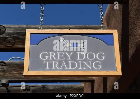Grey Dog Trading tiled sign in Albuquerque Stock Photo