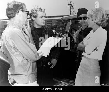 Original Film Title: THE SPY IN THE GREEN HAT.  English Title: THE SPY IN THE GREEN HAT.  Film Director: JOSEPH SARGENT; HENRY W. GEORGE.  Year: 1966.  Stars: DAVID MCCALLUM; JOSEPH SARGENT; JANET LEIGH. Credit: METRO GOLDWYN MAYER / Album Stock Photo