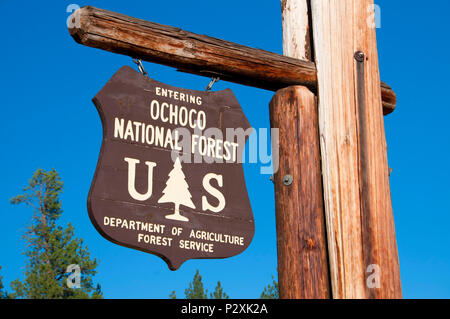 Entrance sign, Ochoco National Forest, Oregon Stock Photo