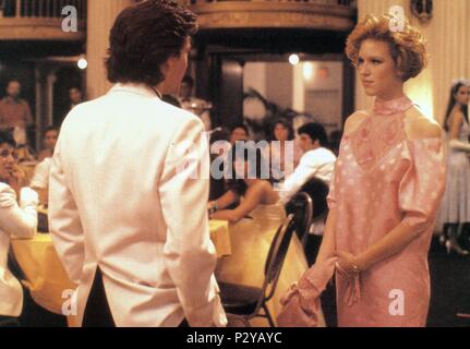 Original Film Title: PRETTY IN PINK.  English Title: PRETTY IN PINK.  Film Director: HOWARD DEUTCH.  Year: 1986. Credit: PARAMOUNT PICTURES / Album Stock Photo