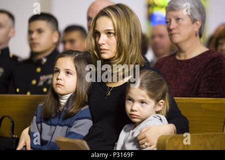 Original Film Title: BROTHERS.  English Title: BROTHERS.  Film Director: JIM SHERIDAN.  Year: 2009.  Stars: NATALIE PORTMAN; BAILEE MADISON; TAYLOR GEARE. Credit: PALOMAR PICTURES / Album Stock Photo