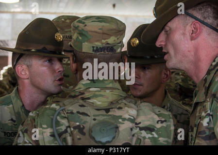 New Soldiers arriving for their first day of Basic Combat Training, Aug. 19, with Company F, 1st Battalion, 34th Infantry Regiment on Fort Jackson, S.C. are 'welcomed' by drill sergeants from both the U.S. Army and U.S. Army Reserve. The reserve drill sergeants are from the 98th Training Division  (IET), 108th Training Command (Initial Entry Training) currently fulfilling their 29-day annual training commitment. (U.S. Army Reserve photo by Sgt. 1st Class Brian Hamilton/ released) Stock Photo