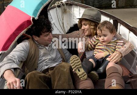 Original Film Title: THE EDGE OF LOVE.  English Title: THE EDGE OF LOVE.  Film Director: JOHN MAYBURY.  Year: 2008.  Stars: SIENNA MILLER; MATTHEW RHYS. Credit: BBC FILMS/CAPITOL FILMS/PRESCIENCE FILM FUND/RAINY DAY / Album Stock Photo