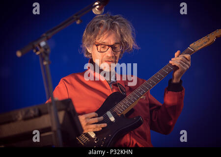 Oslo, Norway, June 16, 2018. The French indie pop band Phoenix performs a live concert during the Norwegian music festival Piknik i Parken 2018 in Oslo. Here musician Laurent Brancowitz is seen live on stage. (Photo credit: Gonzales Photo - Tord Litleskare). Credit: Gonzales Photo/Alamy Live News Stock Photo