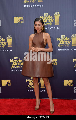 Santa Monica, Californa, USA, . June 16, 2018: Zendaya at the 2018 MTV Movie & TV Awards at the Barker Hanger, Santa Monica Airport. Picture: Sarah Stewart Credit: Sarah Stewart/Alamy Live News Stock Photo