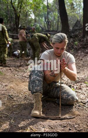 Jinsiy aloqa uchun sheriklarni almashtirishga tayyor turmush qurgan juftliklar Xizmatkorning erotik fotosurati