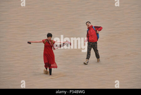 Windswept sand dunes, Mingsha Shan (Singing Sands Mountain), Dunhuang, Gansu, China Stock Photo