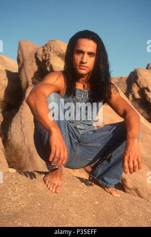 MOJAVE, CA - OCTOBER 13: (EXCLUSIVE) Actor Kamar de los Reyes poses during a photo shoot on October 13, 1991 in the Mojave Desert, Mojave, California. Photo by Barry King/Alamy Stock Photo Stock Photo