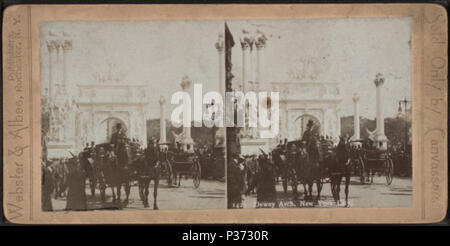 . Dewey Arch, New York City.  Coverage: 1859-1899. Digital item published 10-24-2005; updated 2-11-2009. 85 Dewey Arch, New York City, from Robert N. Dennis collection of stereoscopic views Stock Photo