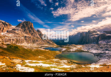 Del Piani lakes beneath rifugio Locatelli. Crode Fiscaline, Croda del Toni and Monte Paterno, in the National Park Tre Cime di Lavaredo. Dolomite Alps Stock Photo