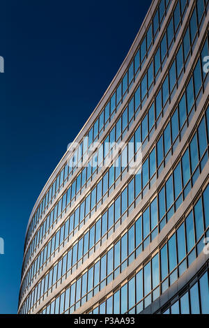 Detail a wavey, curved, undulating modern office building (Gateway House, Manchester, UK) Stock Photo