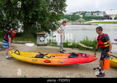 War Wounded Day: PLM canoe raid starts in Lyon, France Stock Photo