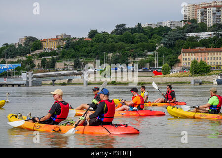 War Wounded Day: PLM canoe raid starts in Lyon, France Stock Photo