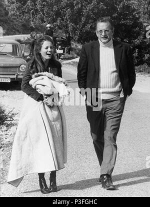 Stars: GEORGE C. SCOTT; TRISH VAN DEVERE. Stock Photo