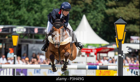 17 June 2018, Luhmuehlen, Germany: Laura Collett, eventer from Great Britian during the international CCI**** Horse Trials on her horse Mr Bass. Photo: Philipp Schulze/dpa Stock Photo