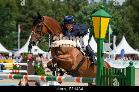 17 June 2018, Luhmuehlen, Germany: Laura Collett, eventer from Great Britian during the international CCI**** Horse Trials on her horse Mr Bass. Photo: Philipp Schulze/dpa Stock Photo