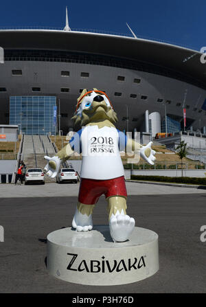 St. Petersburg, Russia. 18th June, 2018. Russia. St. Petersburg. June 18, 2018. The mascot of the FIFA World Cup - 2018 in Russia is the wolf ZABIVAKA. Credit: Andrey Pronin/ZUMA Wire/Alamy Live News Stock Photo