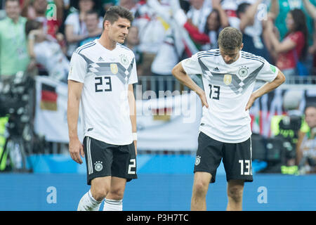 Mario GOMEZ (left, GER) and Thomas MUELLER (Mssller, GER) are frustrated after the end of the game, frustrated, late-rate, disappointed, showered, dizzy, disappointment, sad, facial expressions, half figure, half figure, Germany (GER) - Mexico ( MEX) 0: 1, preliminary round, group F, game 11, on 17.06.2018 in Moscow; Football World Cup 2018 in Russia from 14.06. - 15.07.2018. | usage worldwide Stock Photo
