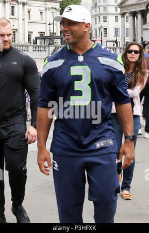 Trafalgar Square. London, UK. 19th June, 2018. Russell Wilson American football quarterback filming in Trafalgar Square for the NFL. Credit: Dinendra Haria/Alamy Live News Stock Photo