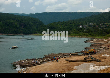 Boats on the Piyain River at Jaflong. Sylhet, Bangladesh. Stock Photo