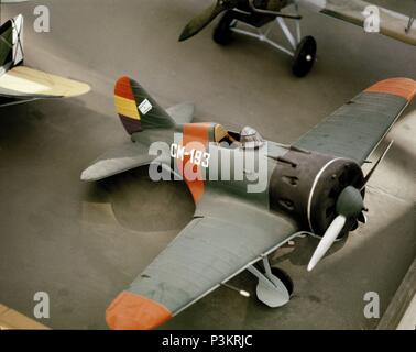 Spanish Civil War (1936-1939). The Soviet Single-engine Aircraft Polikarpov I-16, called Fly and Rat. Monomotor soviético Polikarpov I-16, llamado mosca y rata. Speed 400 km/h . Maximum altitude 5,000 m. 2 machine-guns. Location: MUSEO DE AERONAUTICA Y ASTRONAUTICA, MADRID, SPAIN. Stock Photo