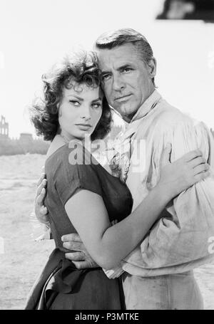 Original Film Title: THE PRIDE AND THE PASSION.  English Title: THE PRIDE AND THE PASSION.  Film Director: STANLEY KRAMER.  Year: 1957.  Stars: CARY GRANT; SOPHIA LOREN. Credit: STANLEY KRAMER CO./UNITED ARTISTS / DANVERS, KEN / Album Stock Photo