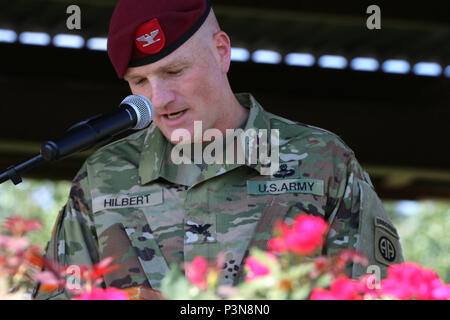 U.S. Army Col. Joe Hilbert, outgoing commander of 82nd Airborne ...